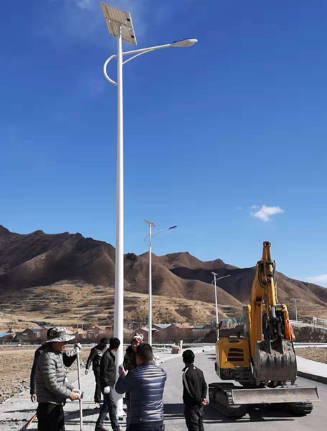 甘南碌曲10米巴青太阳能路灯项目