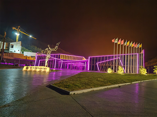 城市亮化是现代城市建设的重要组成部分，它不仅可以美化城市的夜景，还能提升城市的整体形象。随着科技的不断进步，城市亮化也得到了更多的关注和创新。本文将介绍一些关于城市亮化的创意和技术，帮助读者了解巴青城市亮化的重要性以及如何进行巴青城市亮化的规划和实施。